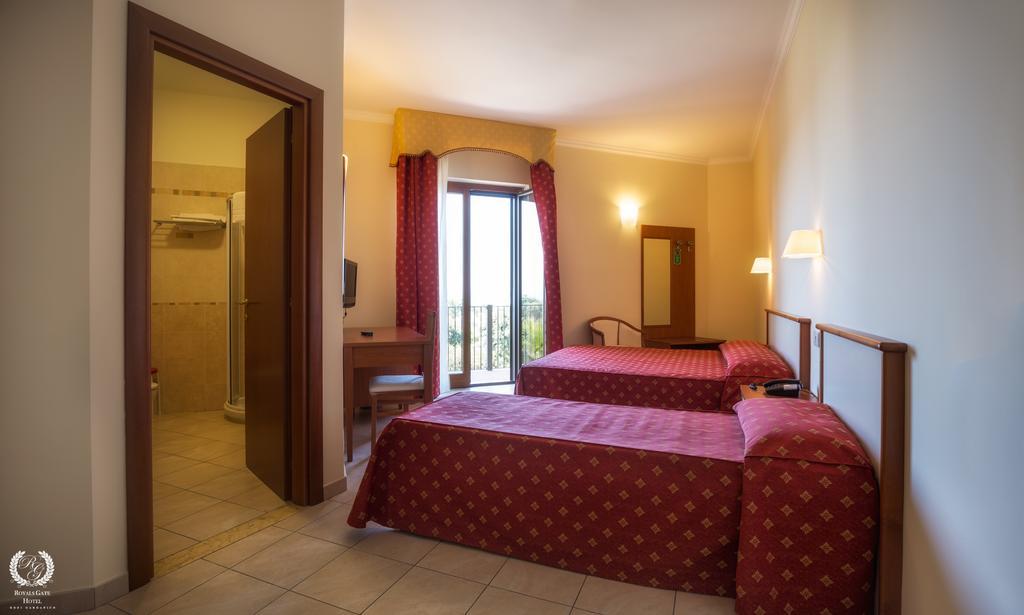 Royals Gate Otel Rodi Garganico Dış mekan fotoğraf
