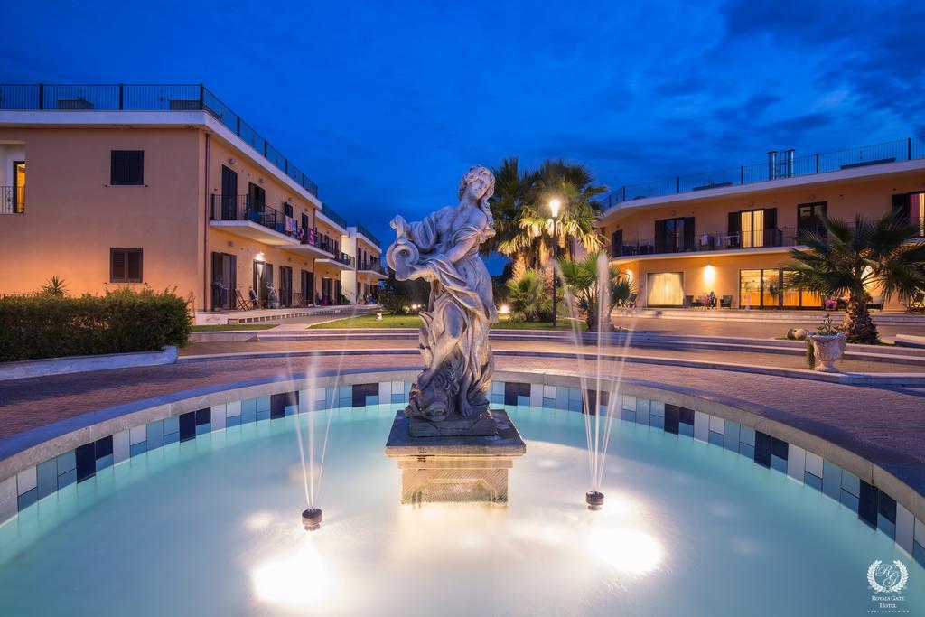 Royals Gate Otel Rodi Garganico Dış mekan fotoğraf
