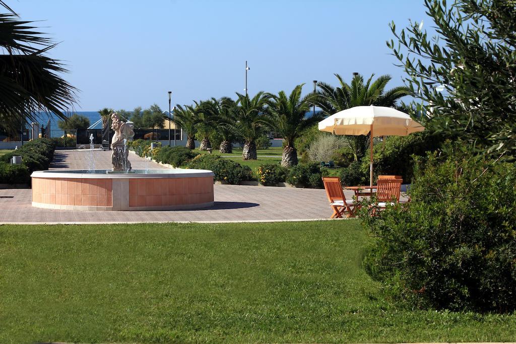 Royals Gate Otel Rodi Garganico Dış mekan fotoğraf